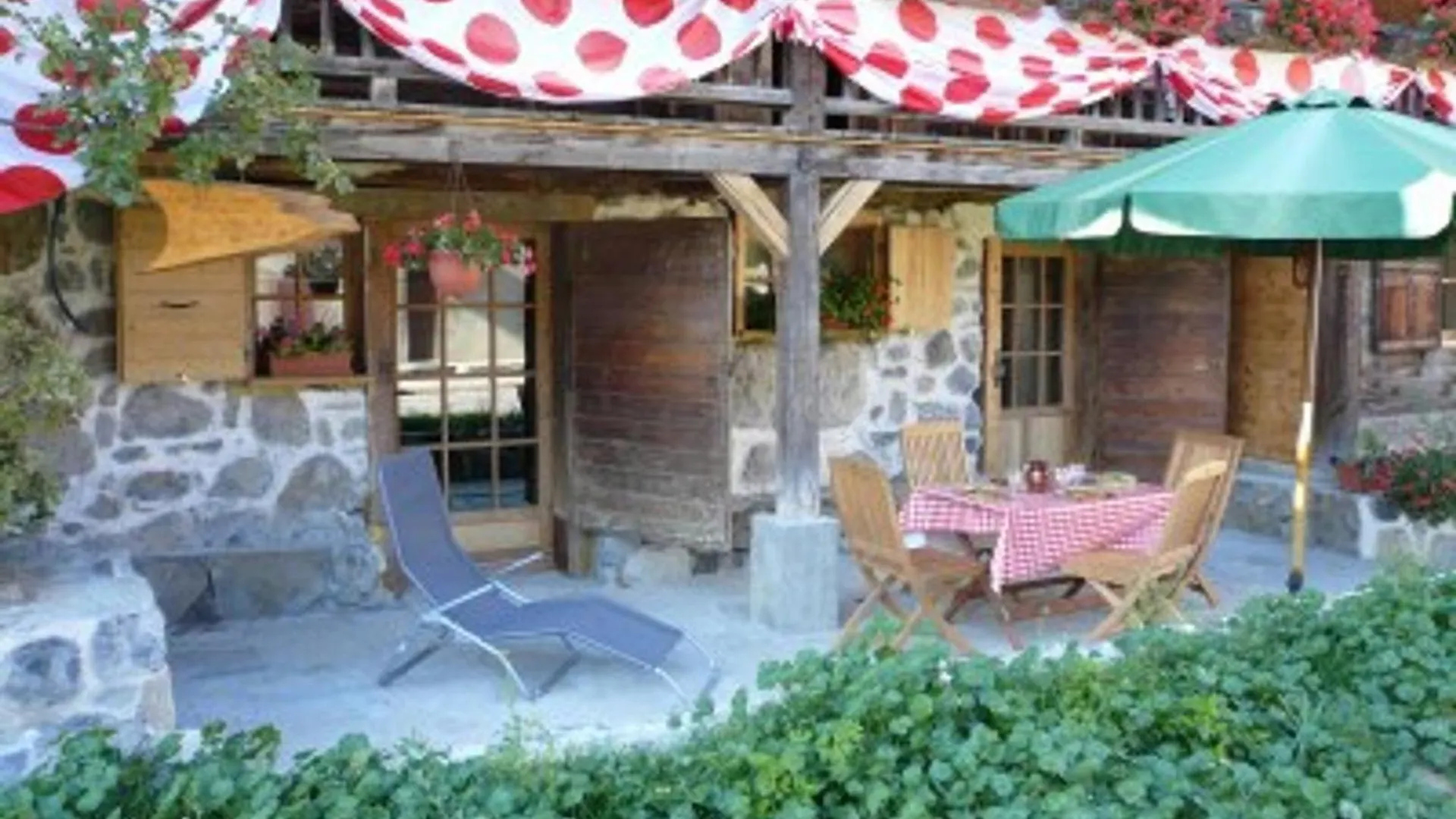 Appartement Montagnard Avec Sauna, Terrasse & Poele A Bois - Proche Pistes Et Commerces - Fr-1-467-87 Le Grand-Bornand 0*,  France